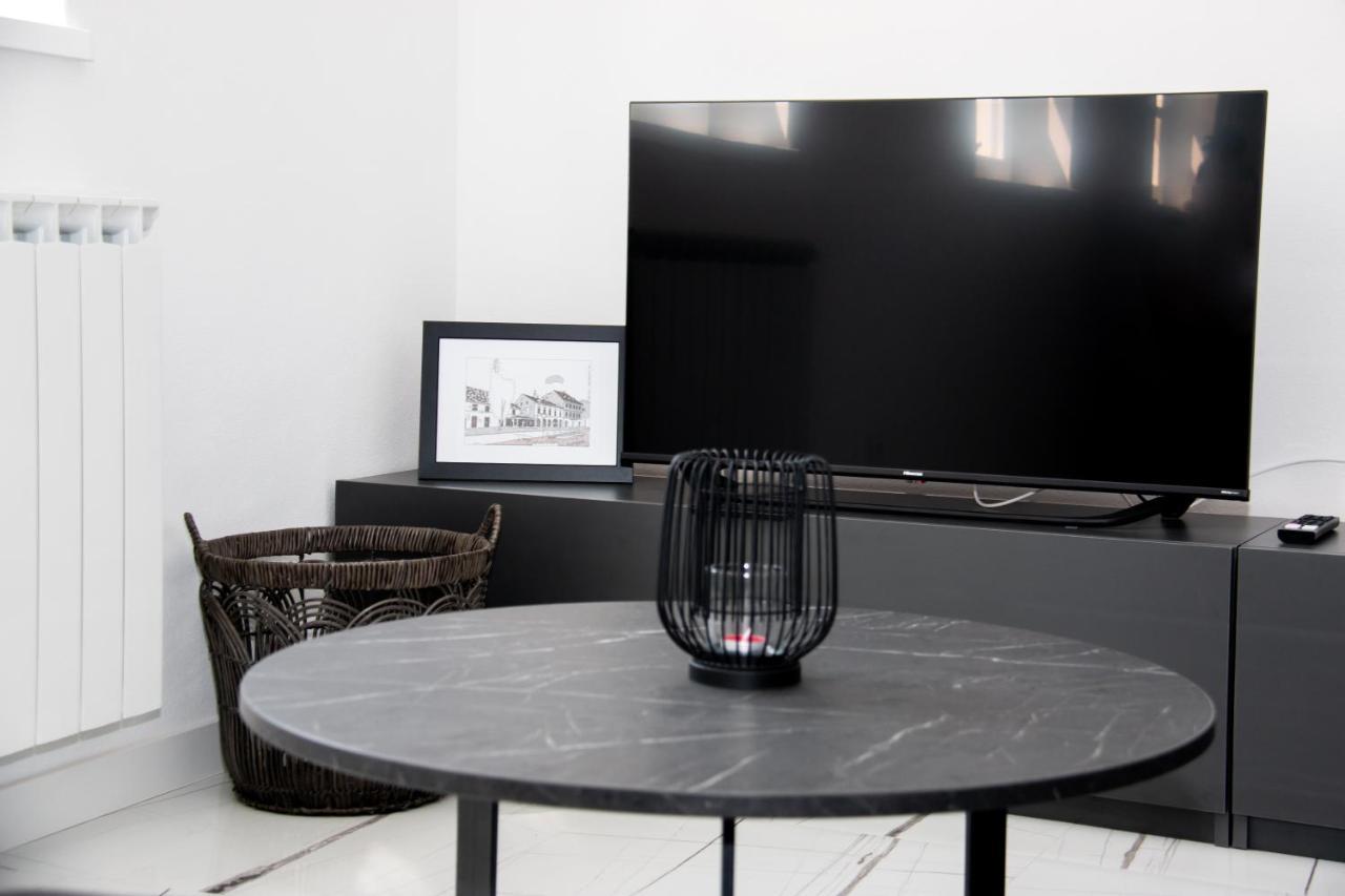 Apartmani Kac Карловац Экстерьер фото